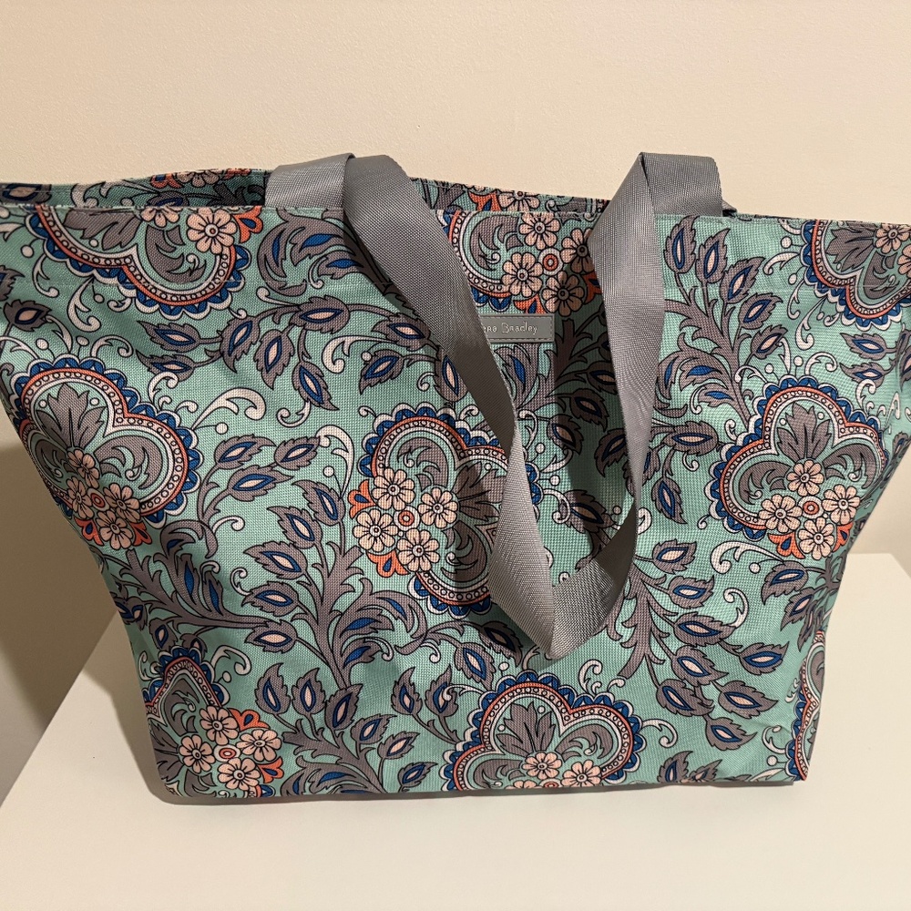 Vera Bradley Large Family Tote in Fan Flowers